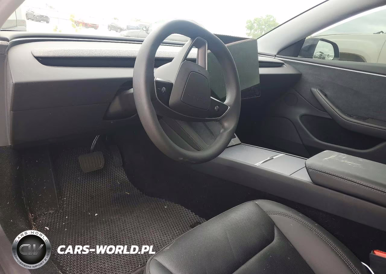 2025 Tesla Model 3 VIN:5YJ3E1EB2SF887121 - 8