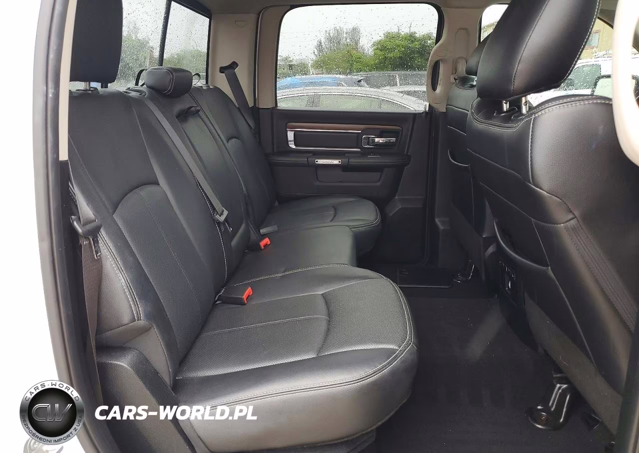 2018 Ram 1500 Laramie VIN:1C6RR7VM0JS308963 - 10