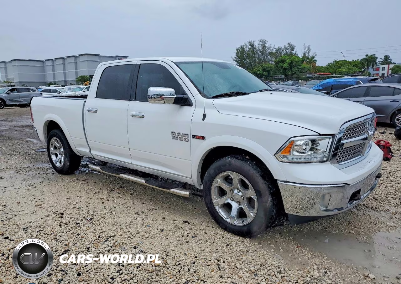 2018 Ram 1500 Laramie VIN:1C6RR7VM0JS308963 - 4