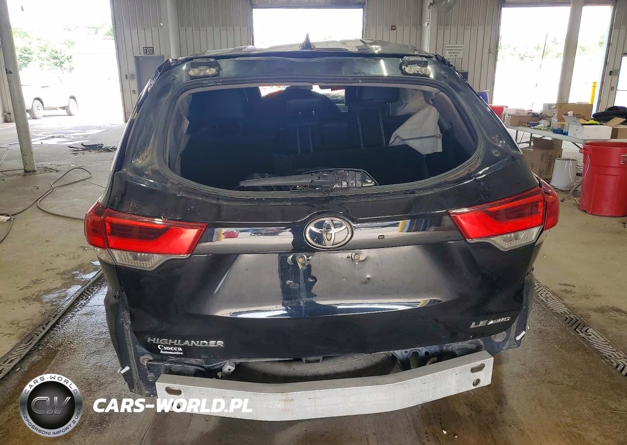 2018 Toyota Highlander Le Plus VIN:5TDBZRFH1JS828959 - 6