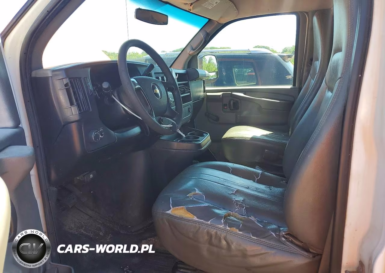 2010 Chevrolet Express G1500 VIN:1GCUGADX4A1150117 - 7