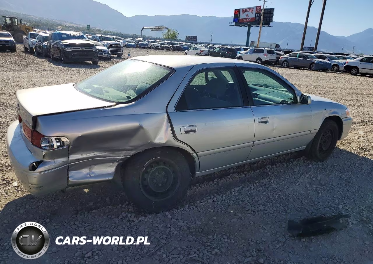 2001 Toyota Camry Le VIN:4T1BG22K01U770767 - 3