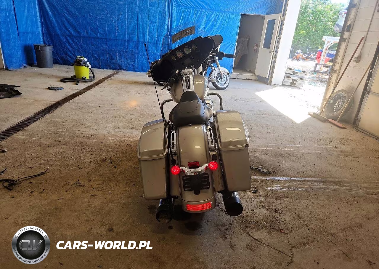 2018 Harley Davidson Flhx VIN:1HD1KBC18JB621327 - 4