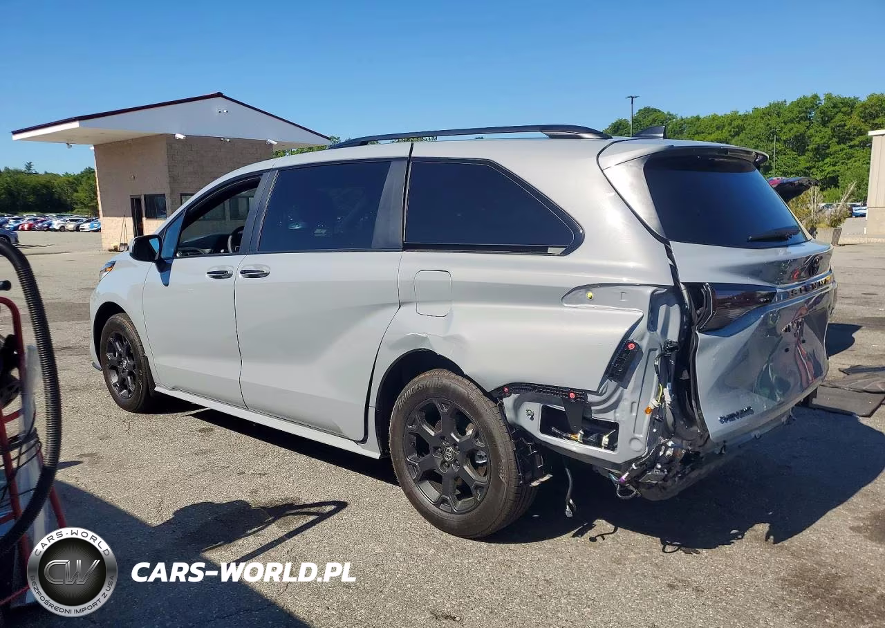 2026 Toyota Sienna Woodland Edition VIN:5TDCSKFC7TS257386 - 2