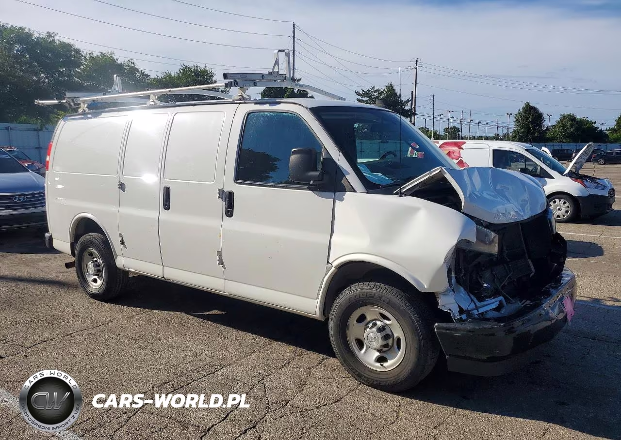 2018 Chevrolet Express G3500 VIN:1GCZGGFG1J1269488 - 4
