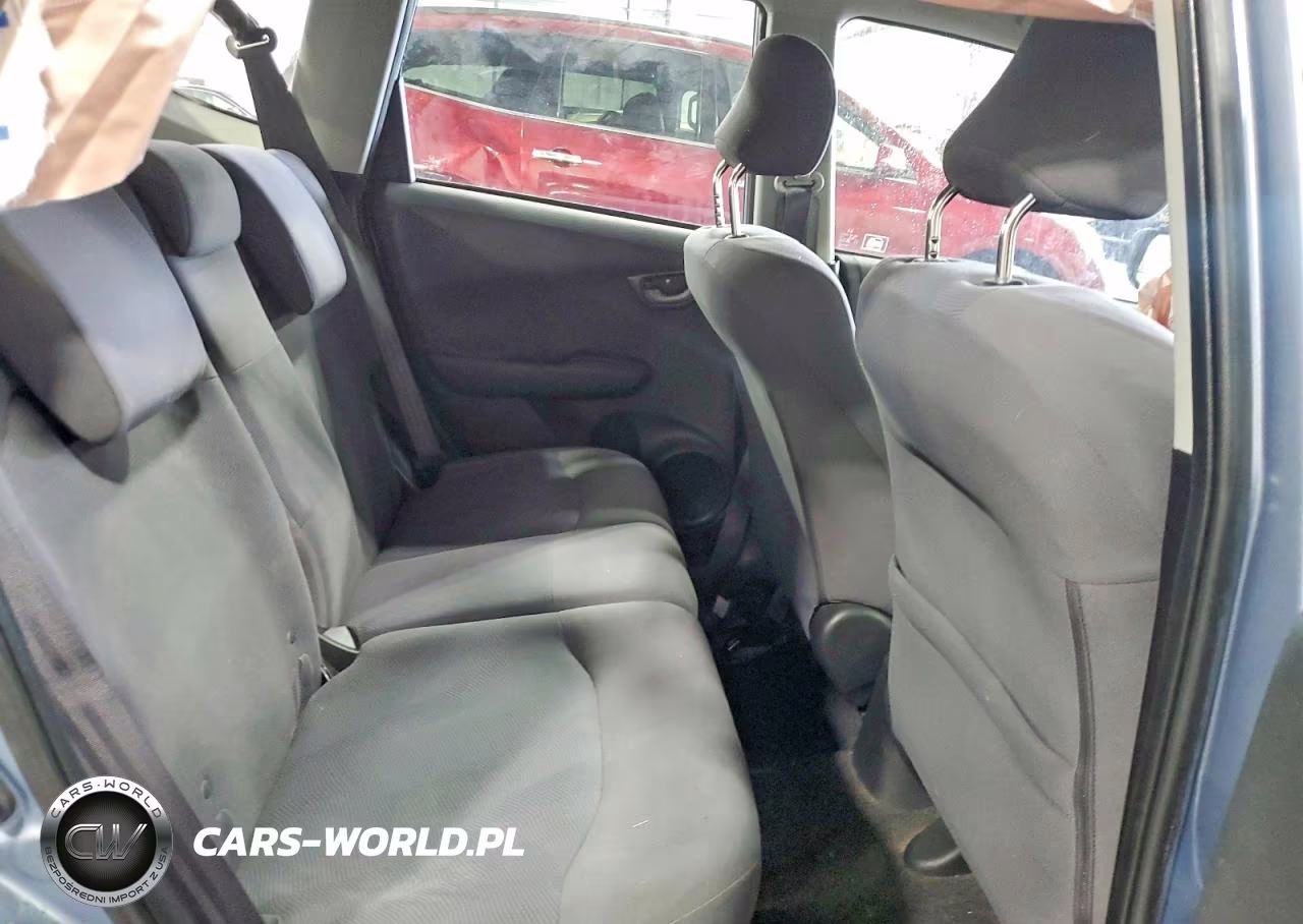 2011 Honda Fit VIN:JHMGE8H31BC025180 - 10