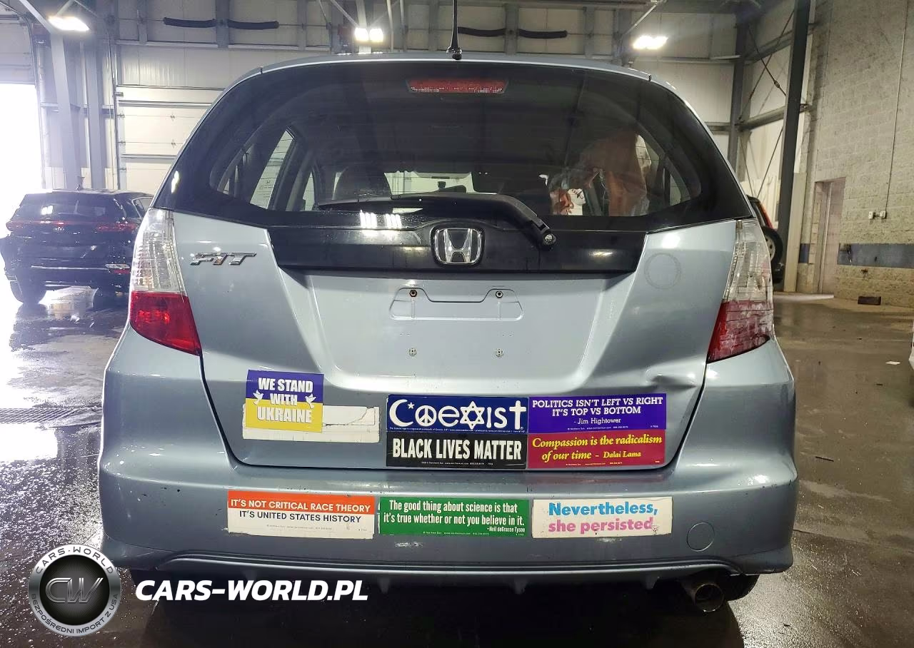 2011 Honda Fit VIN:JHMGE8H31BC025180 - 6