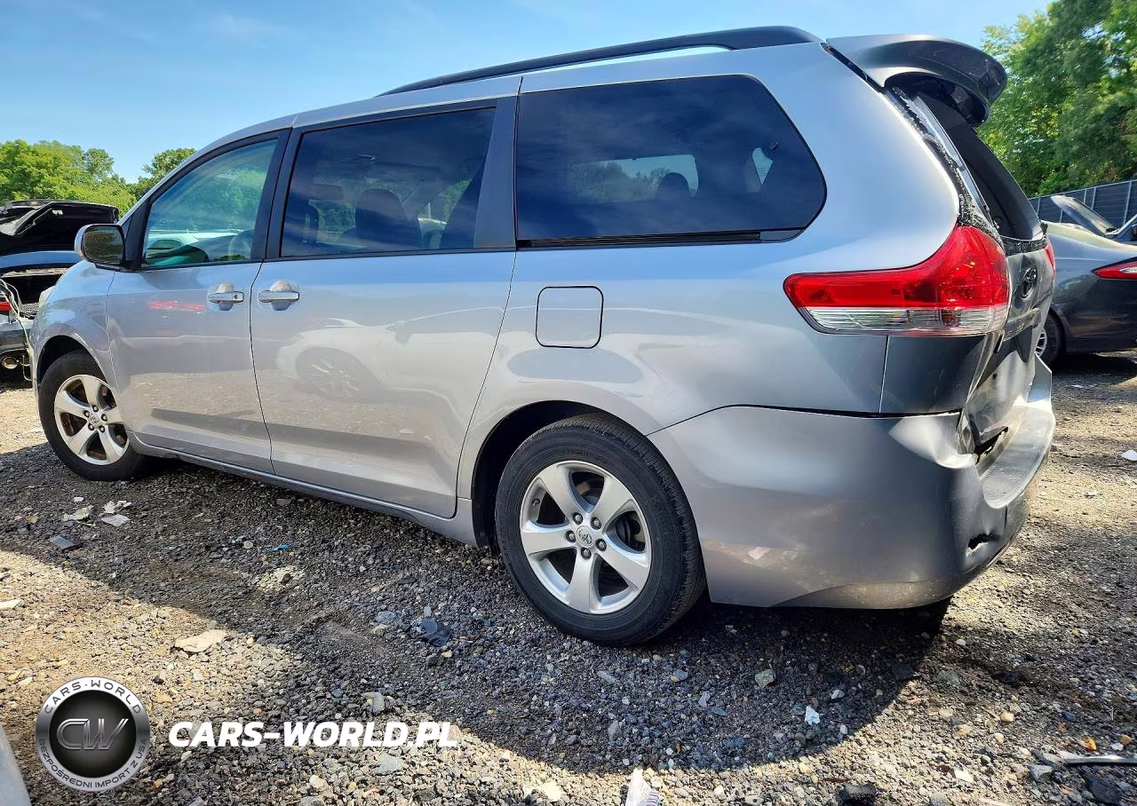 2014 Toyota Sienna Le VIN:5TDKK3DC8ES489776 - 2