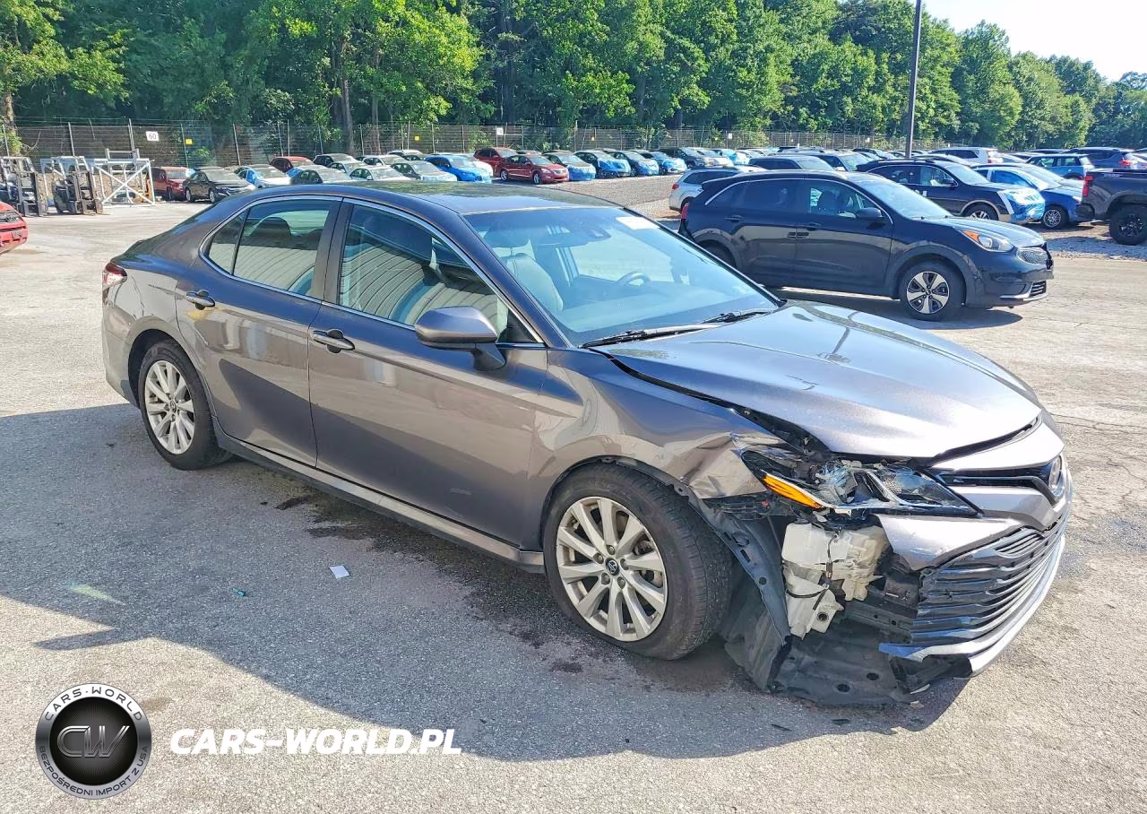 2018 Toyota Camry Le VIN:4T1B11HK0JU671000 - 4