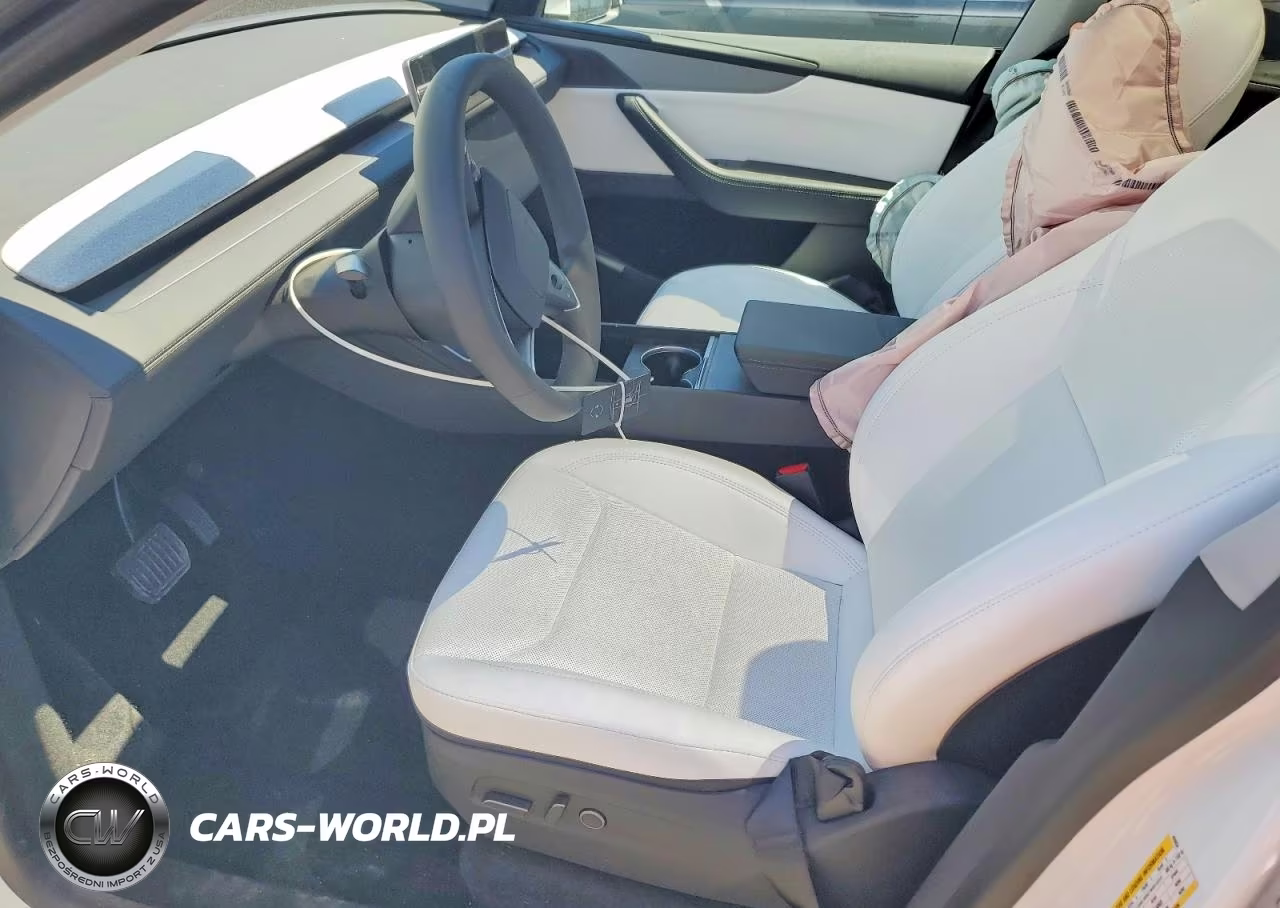2026 Tesla Model Y VIN:7SAYGDEE9TA469054 - 7