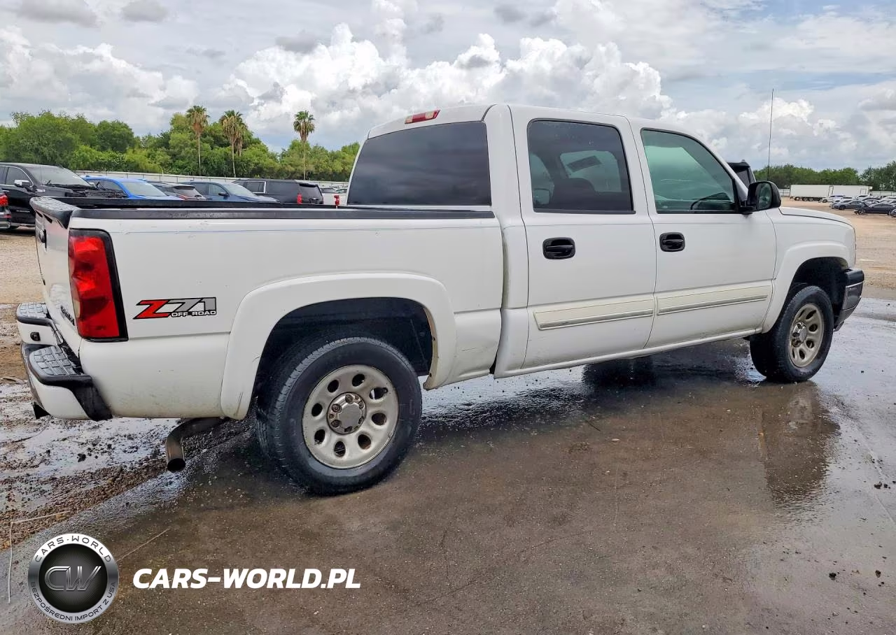 2005 Chevrolet Silverado K1500 VIN:2GCEK13T951335409 - 3