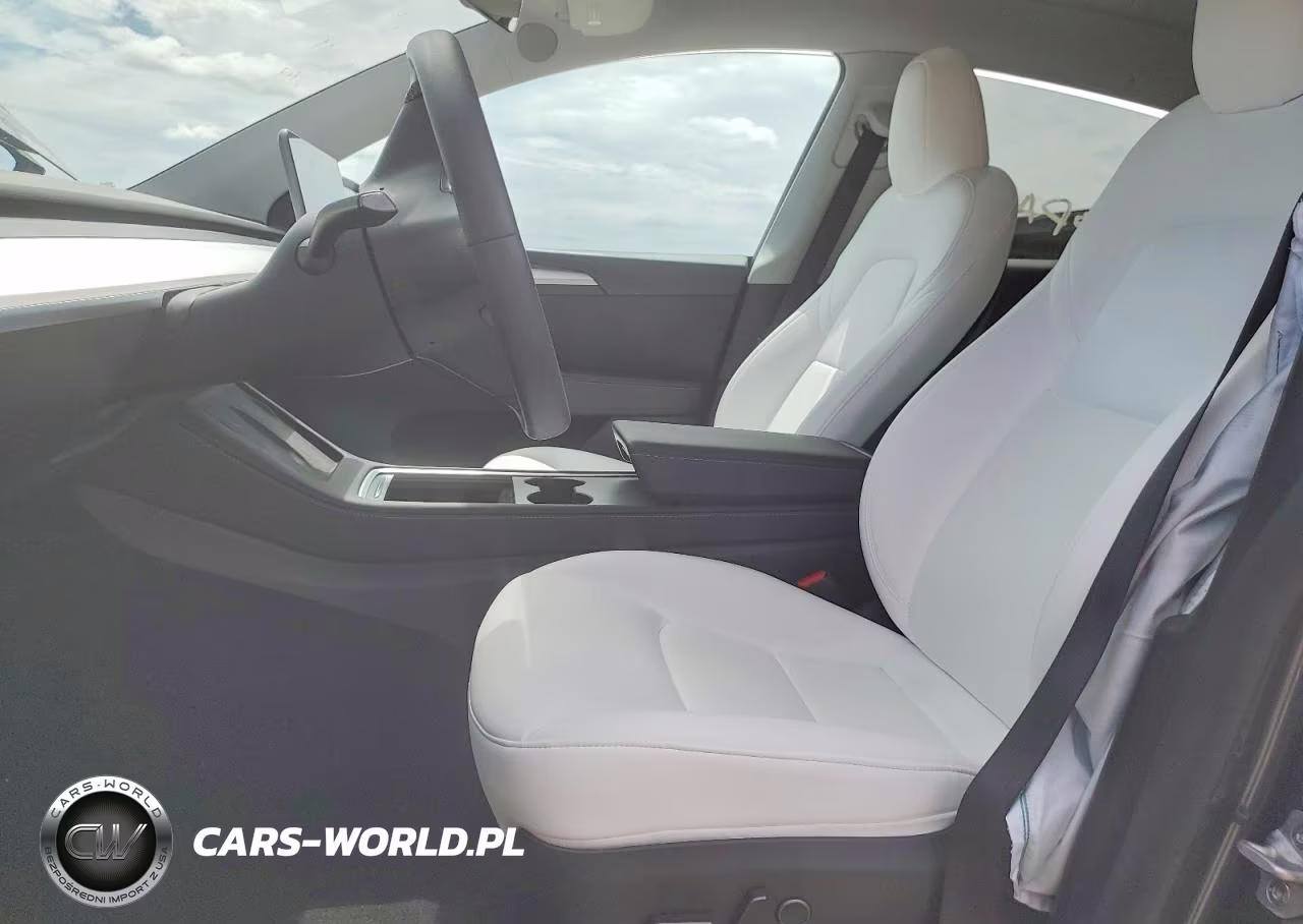2023 Tesla Model Y VIN:7SAYGDEE7PA178199 - 7
