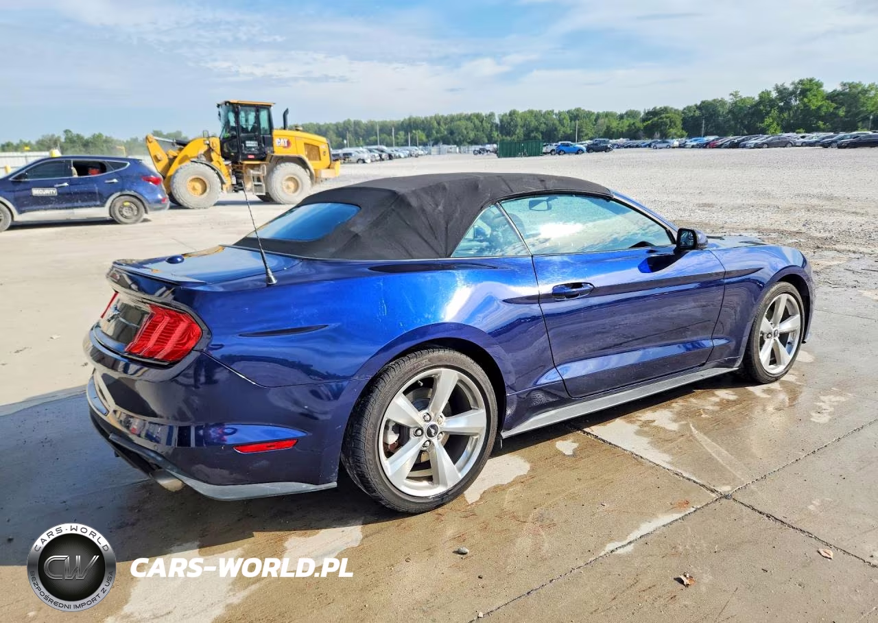 2018 Ford Mustang VIN:1FATP8UH7J5128933 - 3