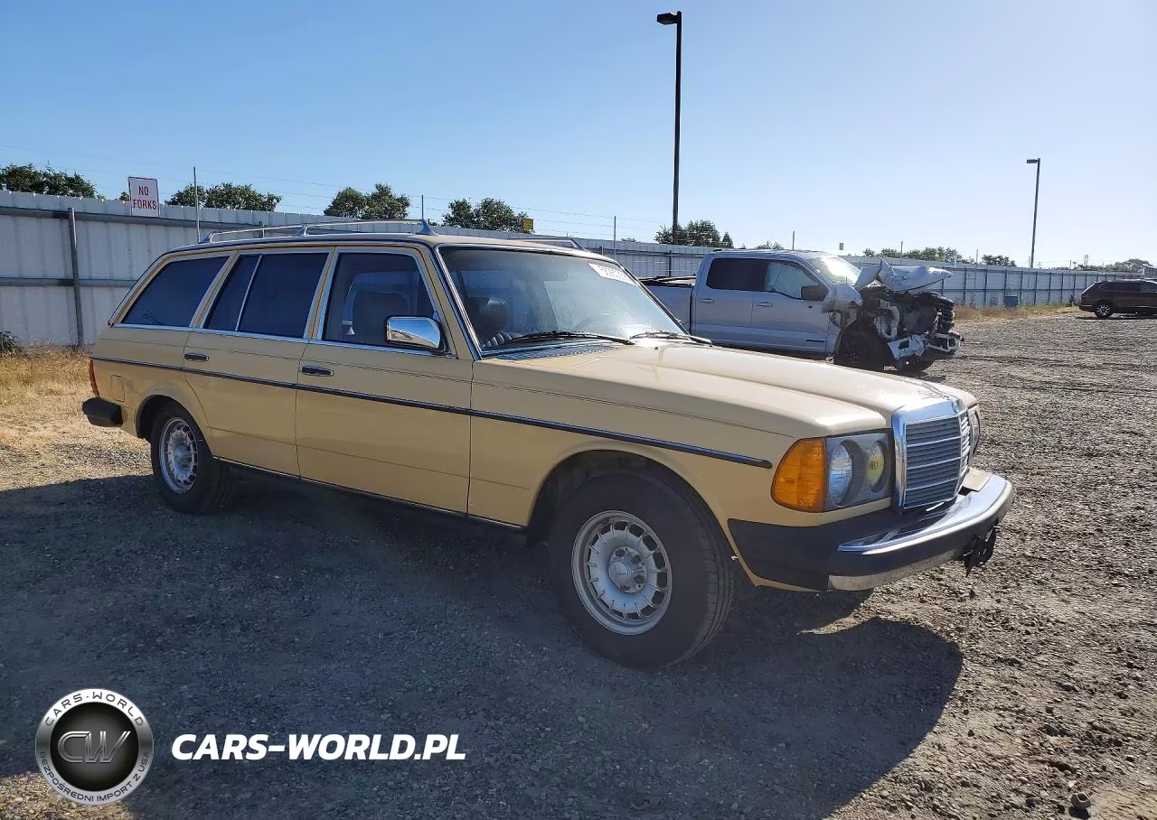 1981 Mercedes-Benz 300 Td VIN:WDBAB93A5BN005481 - 4