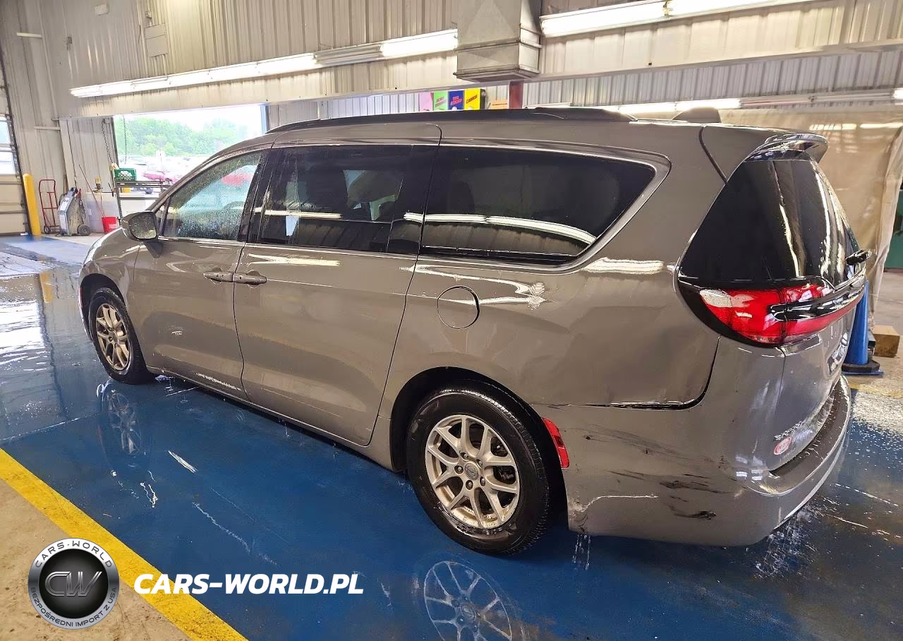 2022 Chrysler Pacifica Touring L VIN:2C4RC1BG0NR167843 - 2