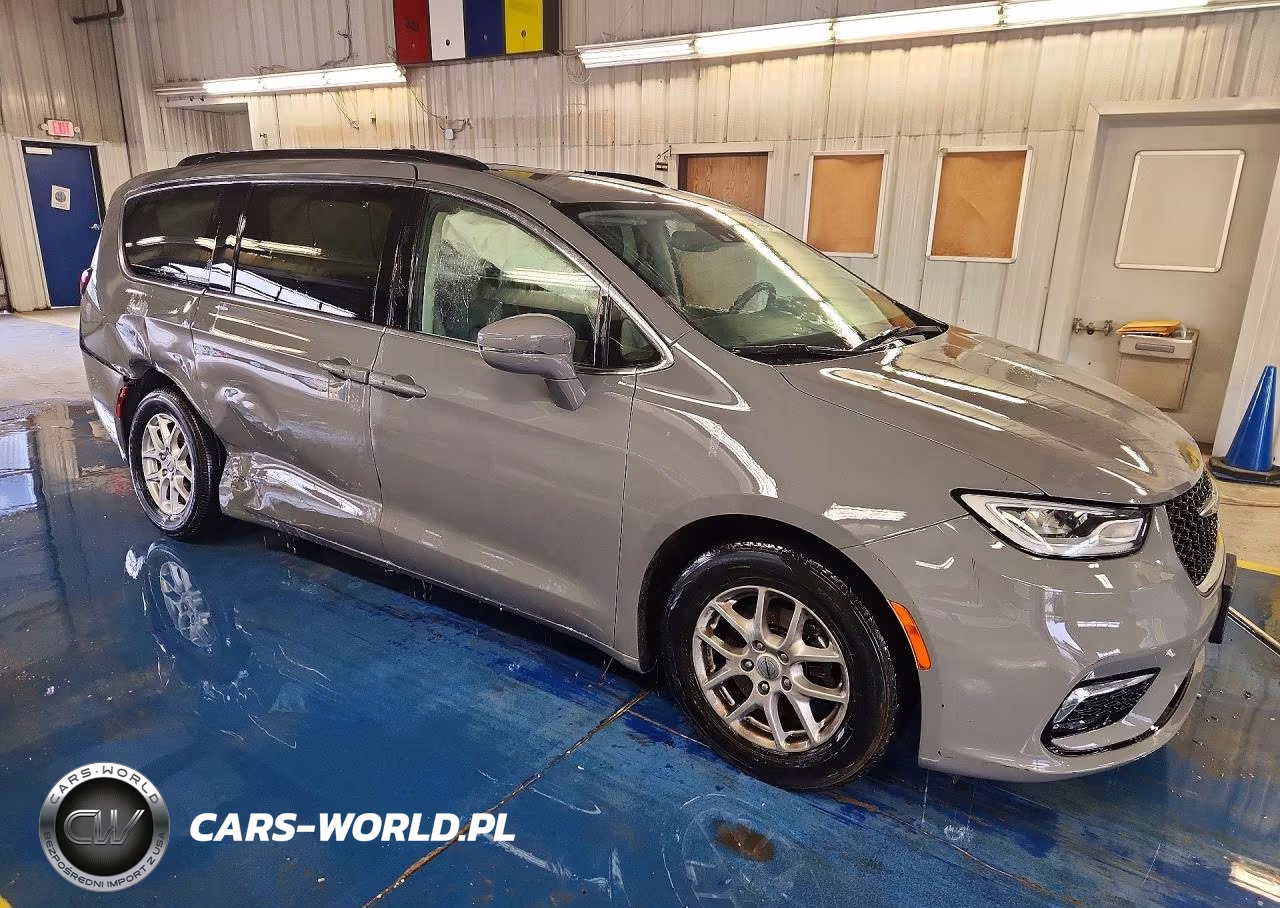 2022 Chrysler Pacifica Touring L VIN:2C4RC1BG0NR167843 - 4