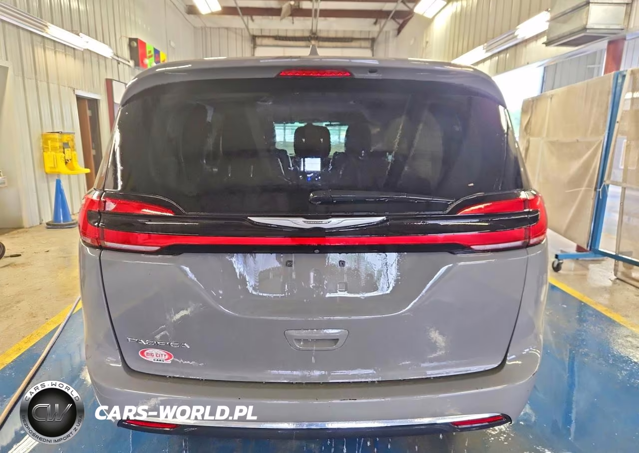 2022 Chrysler Pacifica Touring L VIN:2C4RC1BG0NR167843 - 6
