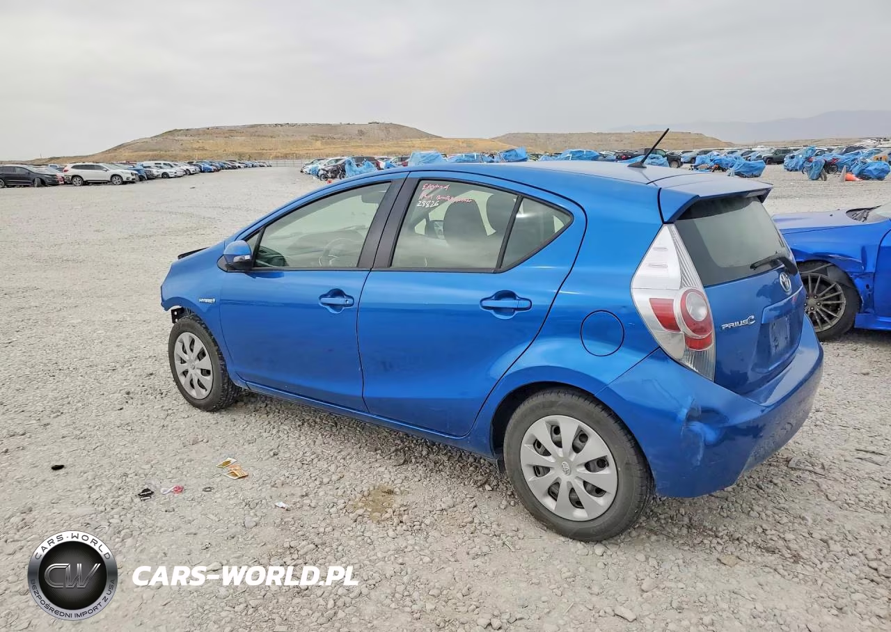 2014 Toyota Prius C Two VIN:JTDKDTB30E1072677 - 2