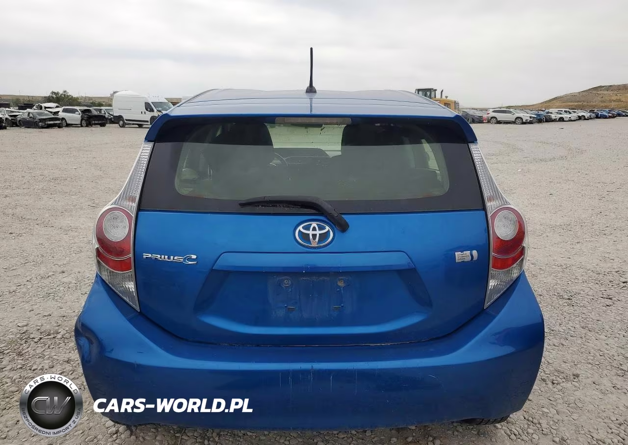 2014 Toyota Prius C Two VIN:JTDKDTB30E1072677 - 6