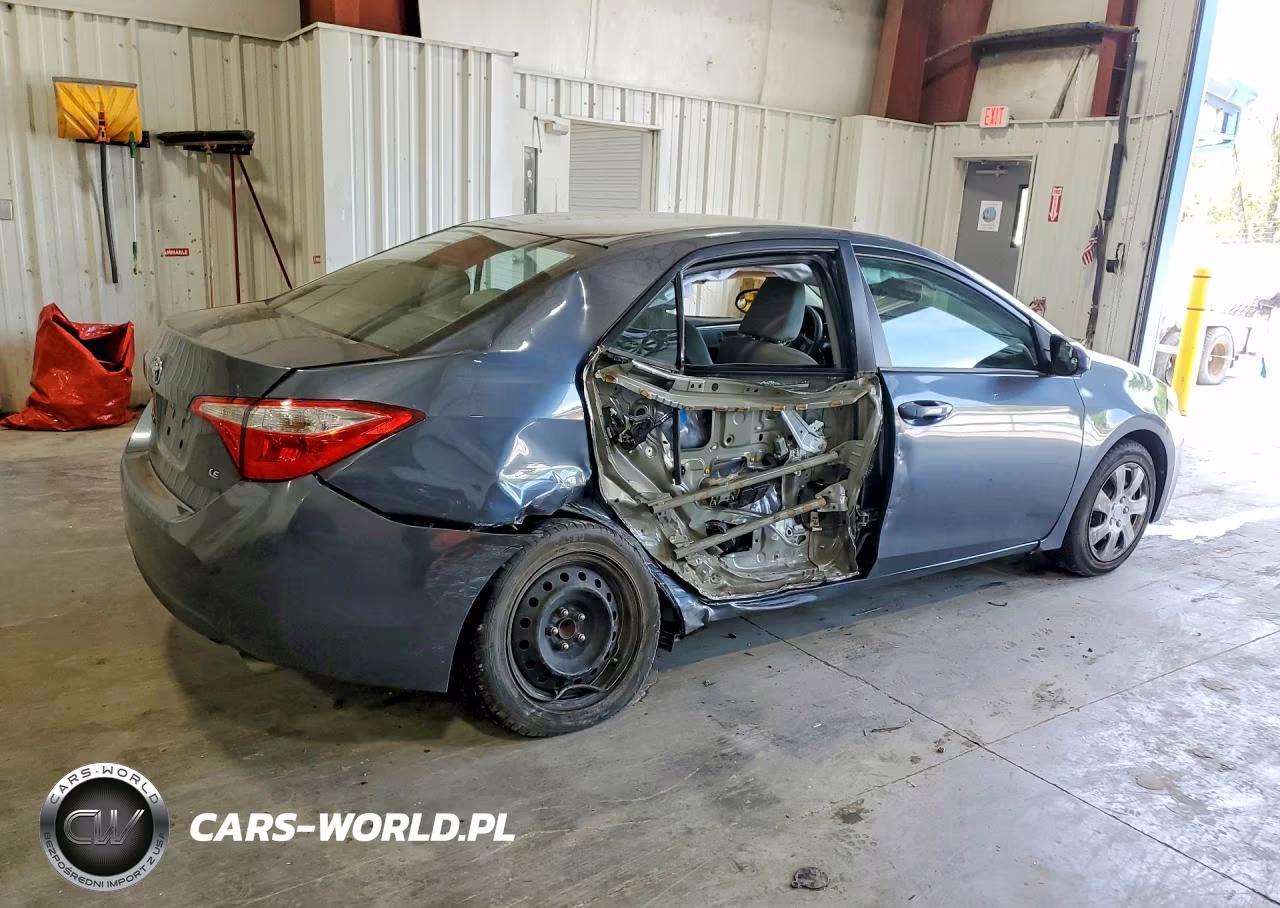 2015 Toyota Corolla Le VIN:2T1BURHE2FC403073 - 3