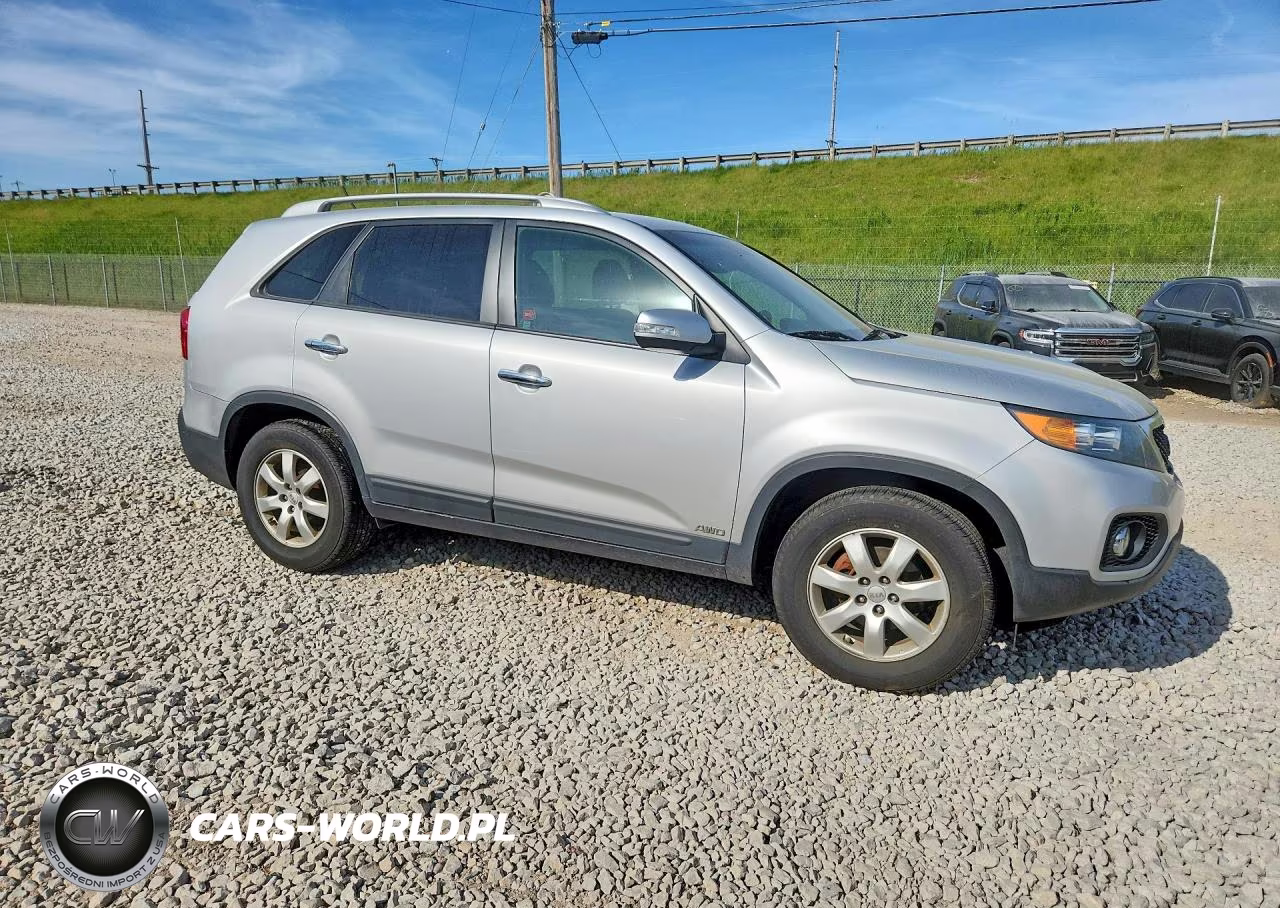 2012 Kia Sorento Lx VIN:5XYKTDA6XCG219301 - 4
