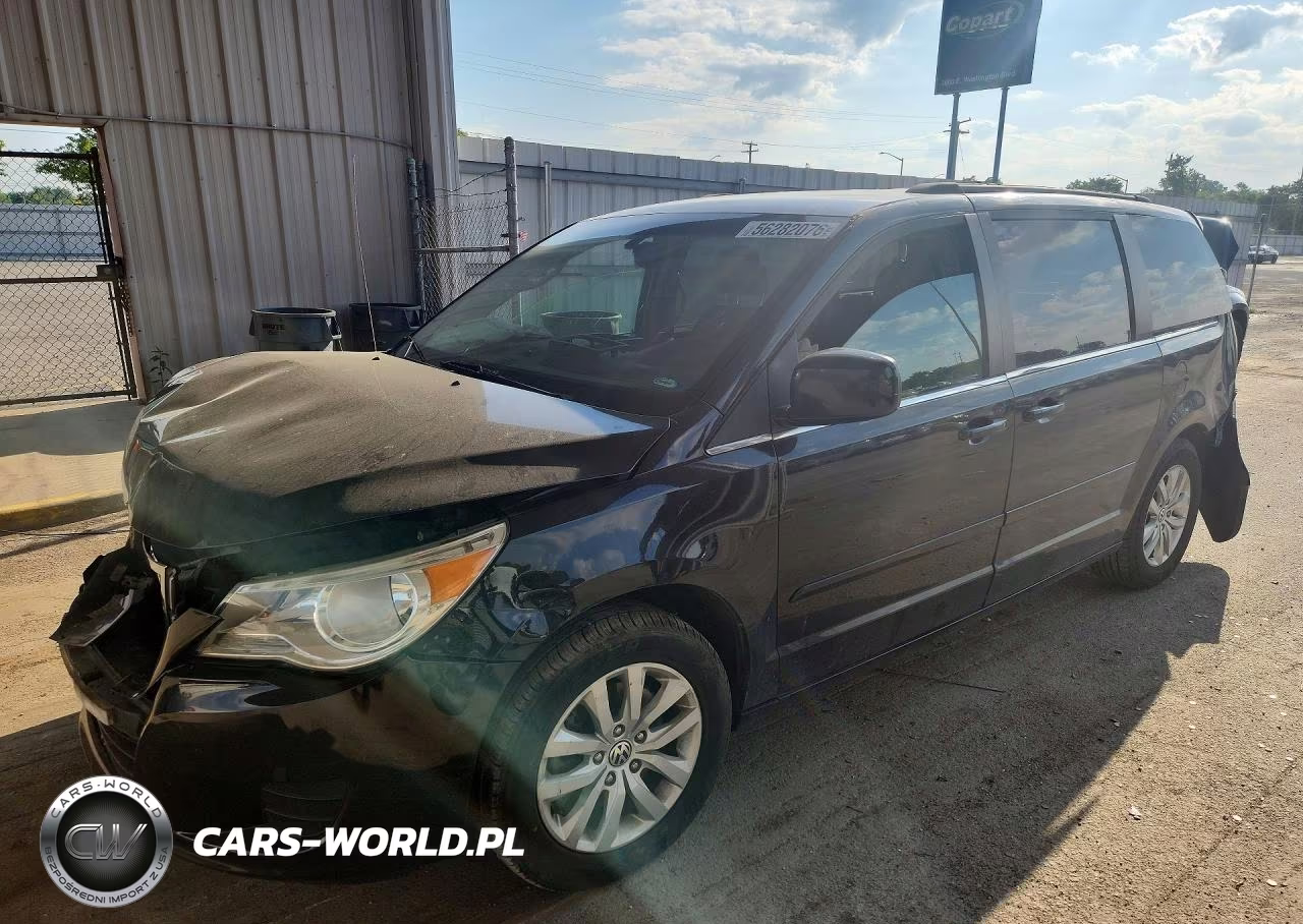 2012 Volkswagen Routan Se