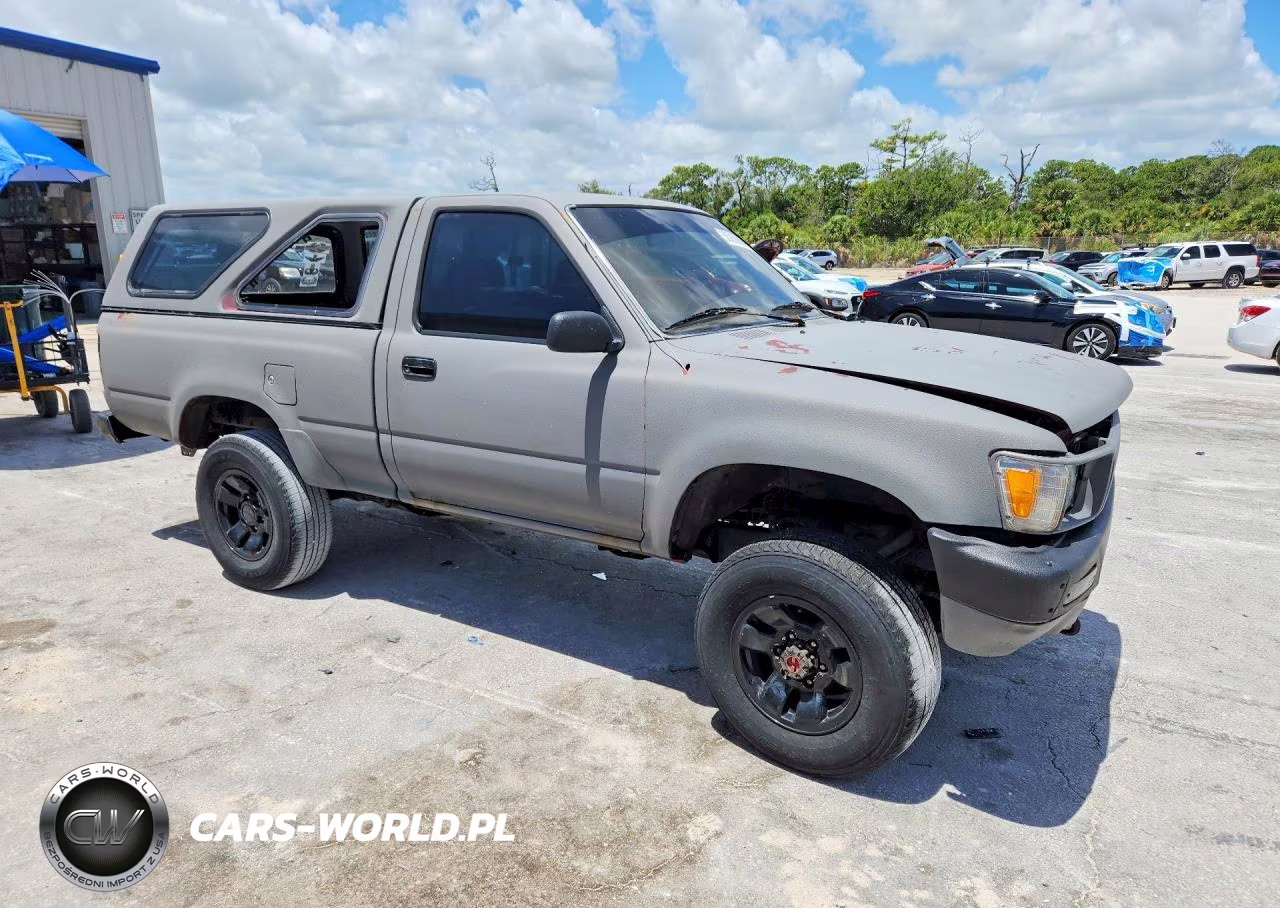 1990 Toyota Pickup Deluxe VIN:JT4RN01P7L7033125 - 4