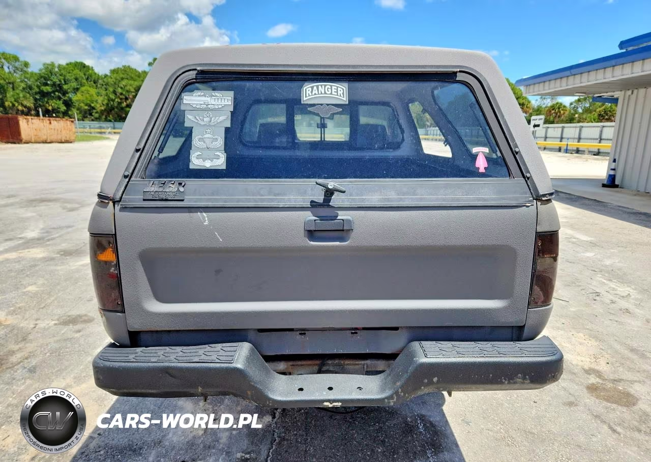 1990 Toyota Pickup Deluxe VIN:JT4RN01P7L7033125 - 6