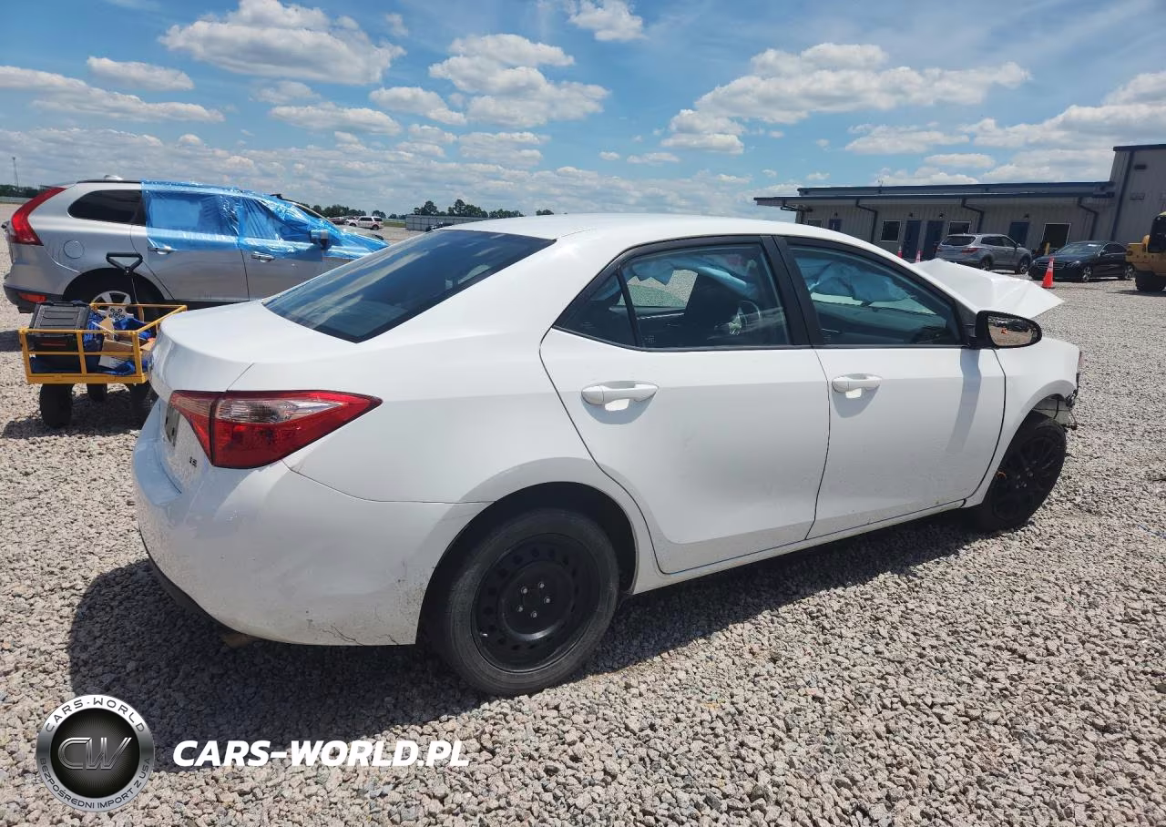 2019 Toyota Corolla Le VIN:2T1BURHE0KC149213 - 3