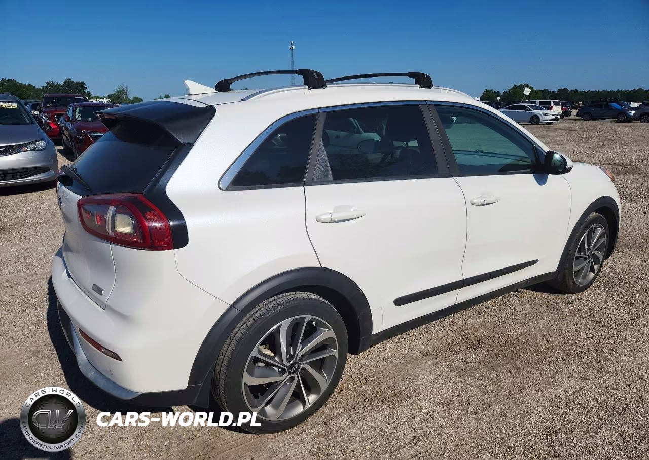 2018 Kia Niro Touring VIN:KNDCE3LC7J5187005 - 3