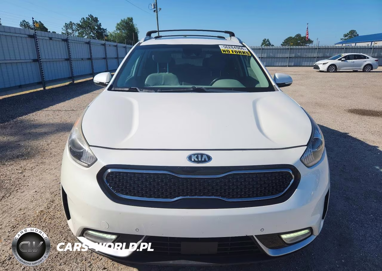 2018 Kia Niro Touring VIN:KNDCE3LC7J5187005 - 5