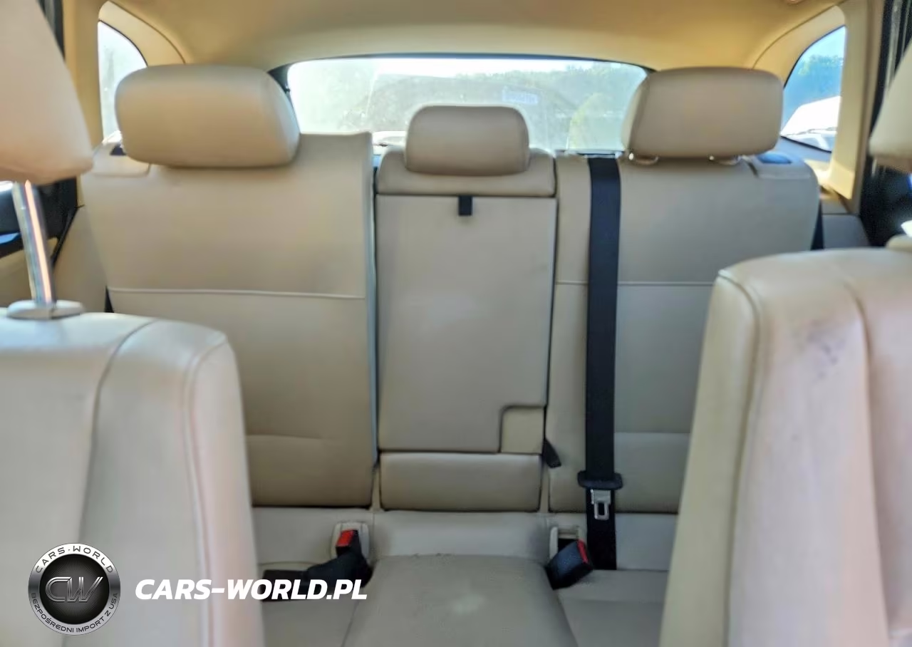 2014 BMW X1 xDrive28I VIN:WBAVL1C54EVR95092 - 10