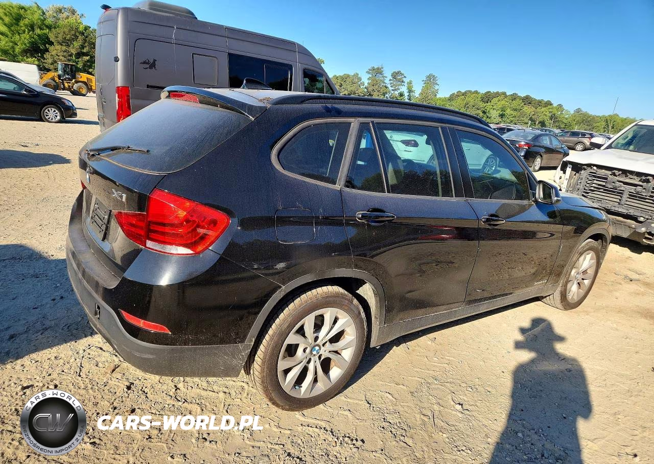 2014 BMW X1 xDrive28I VIN:WBAVL1C54EVR95092 - 3