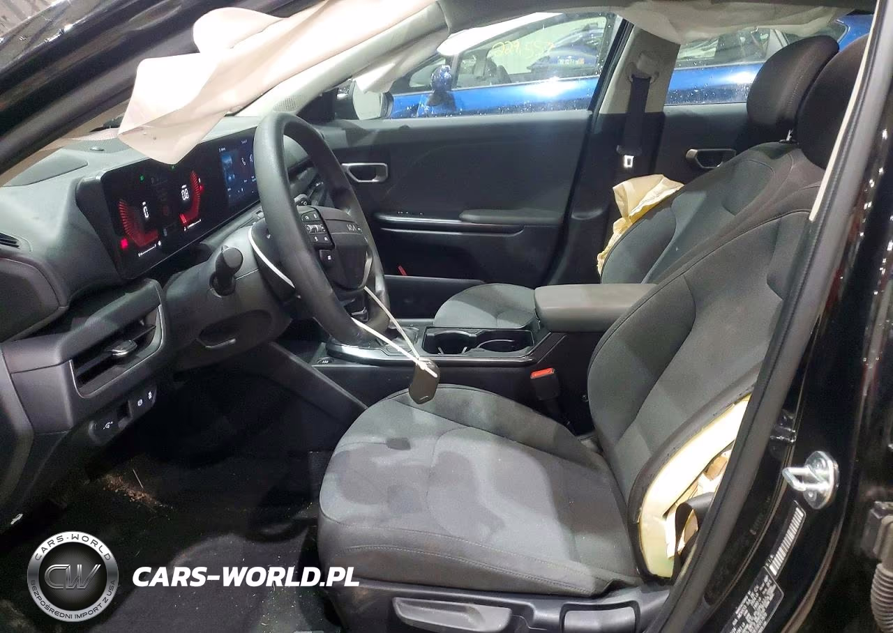 2025 Kia K4 Lxs VIN:3KPFT4DE3SE017870 - 7