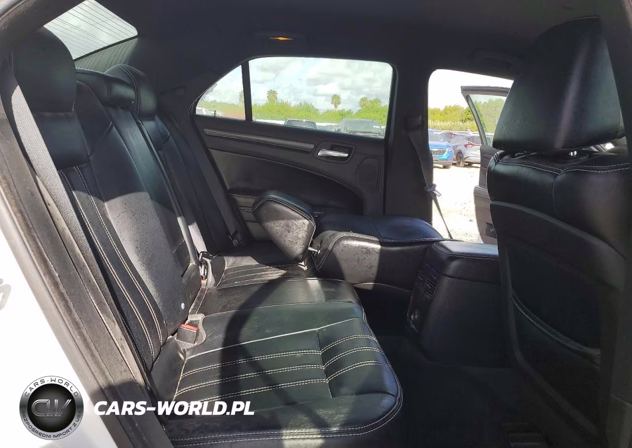 2013 Chrysler 300 S VIN:2C3CCABG1DH643855 - 10