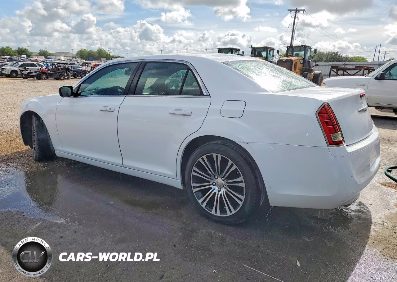 2013 Chrysler 300 S VIN:2C3CCABG1DH643855 - 2