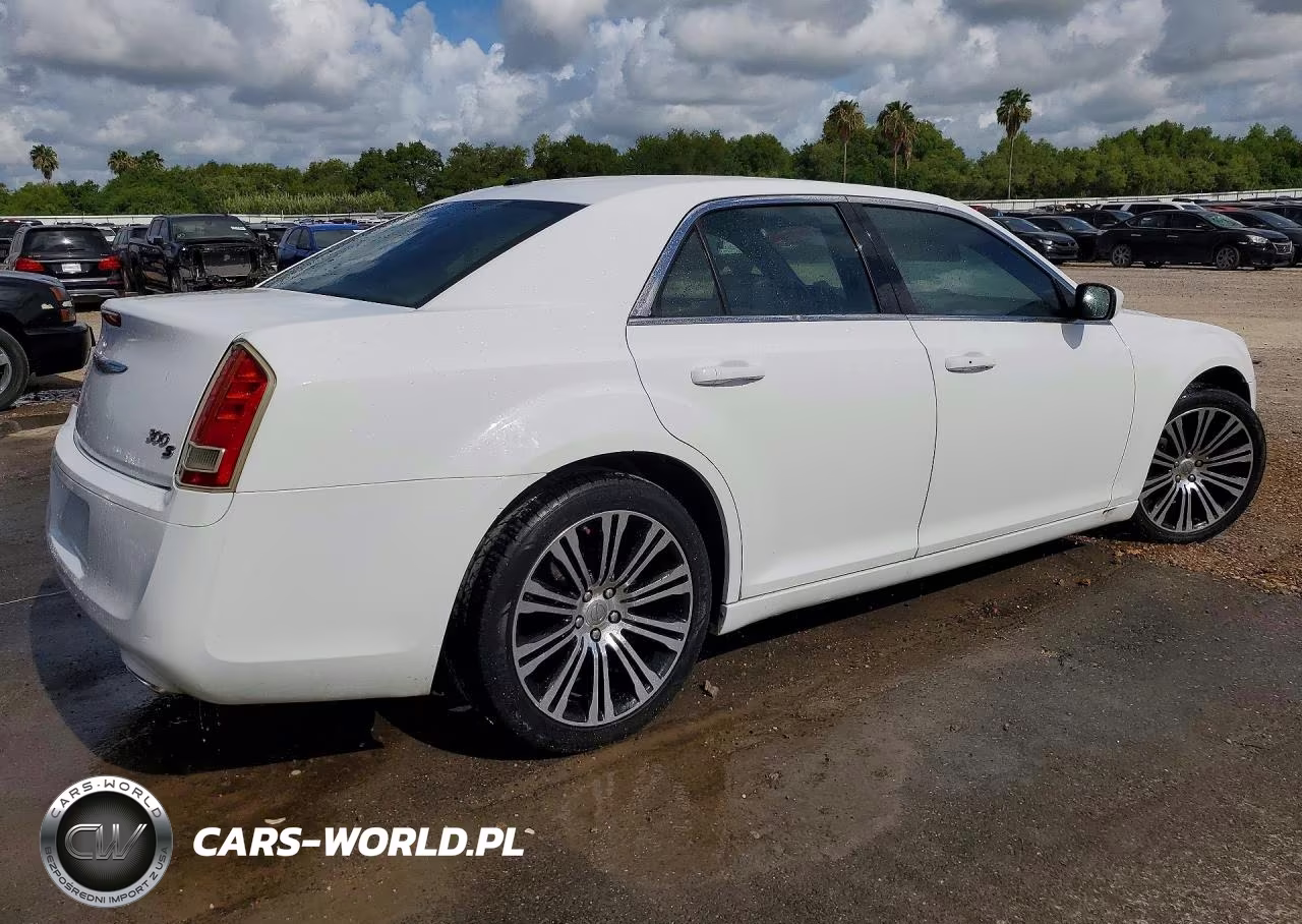 2013 Chrysler 300 S VIN:2C3CCABG1DH643855 - 3