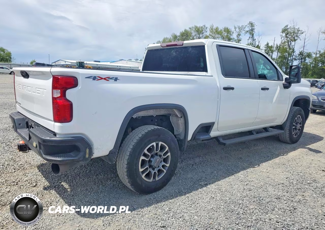 2023 Chevrolet Silverado K3500 VIN:2GC4YSEY7P1712105 - 3
