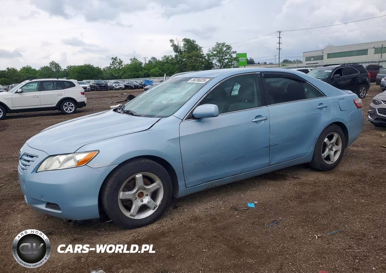 2009 Toyota Camry Le – zdjęcie 1 z 12