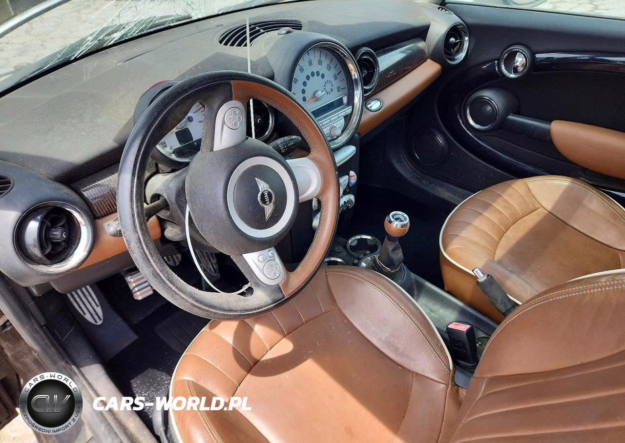 2010 Mini Cooper S VIN:WMWMF7C56ATX46028 - 8