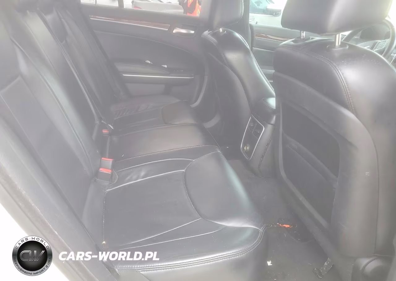 2014 Chrysler 300 VIN:2C3CCAAG8EH190062 - 10