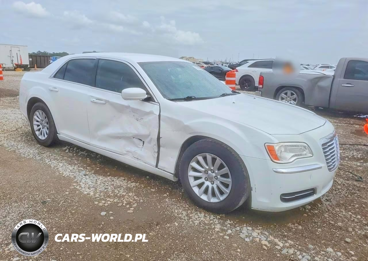 2014 Chrysler 300 VIN:2C3CCAAG8EH190062 - 4