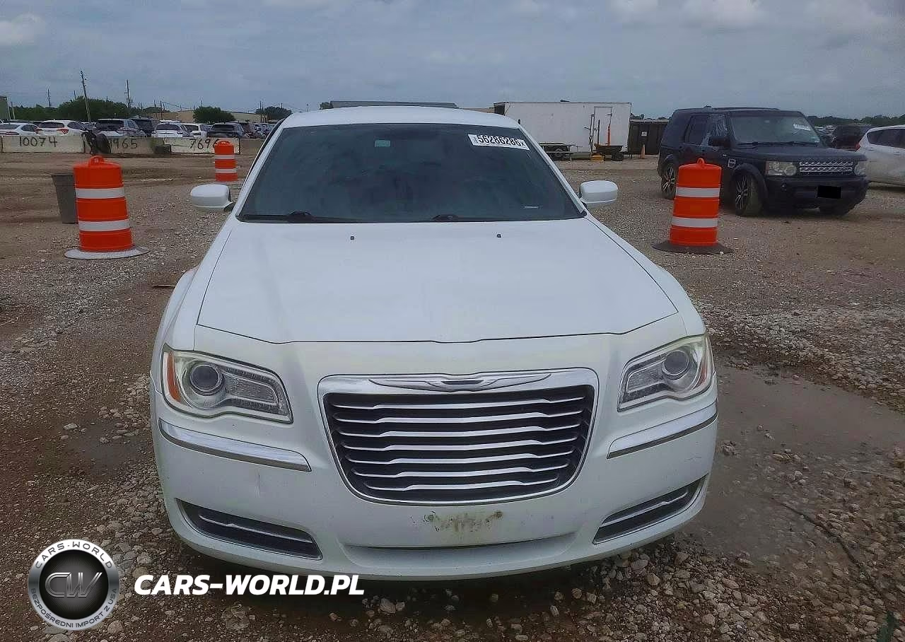 2014 Chrysler 300 VIN:2C3CCAAG8EH190062 - 5