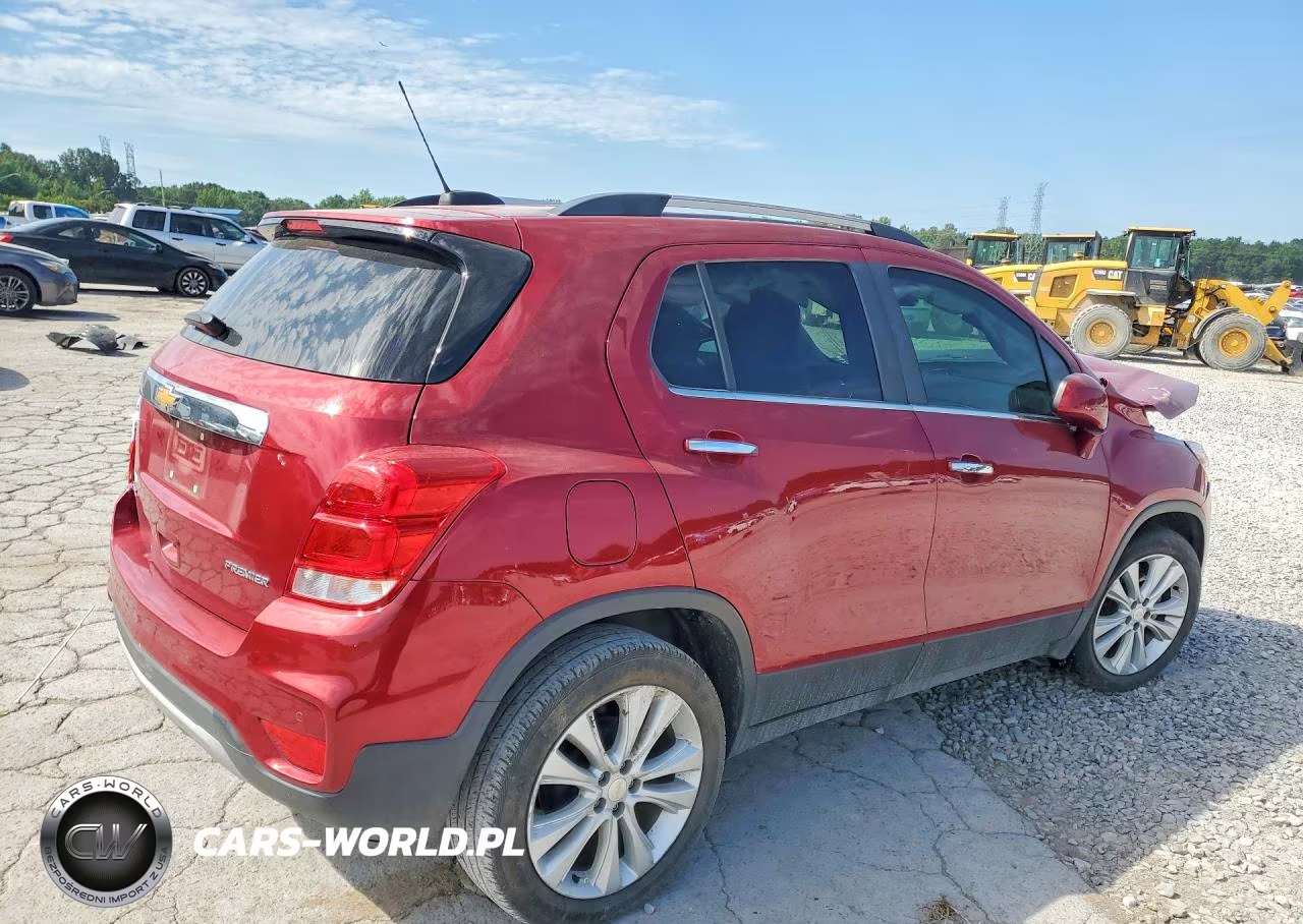 2020 Chevrolet Trax Premier VIN:3GNCJMSB3LL233840 - 3