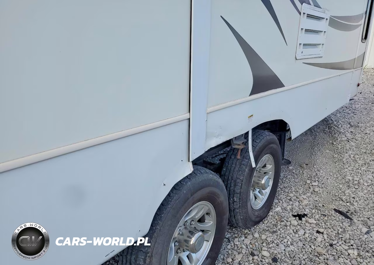 2013 Keystone Alpine Camper VIN:4YDF37225DE780477 - 9
