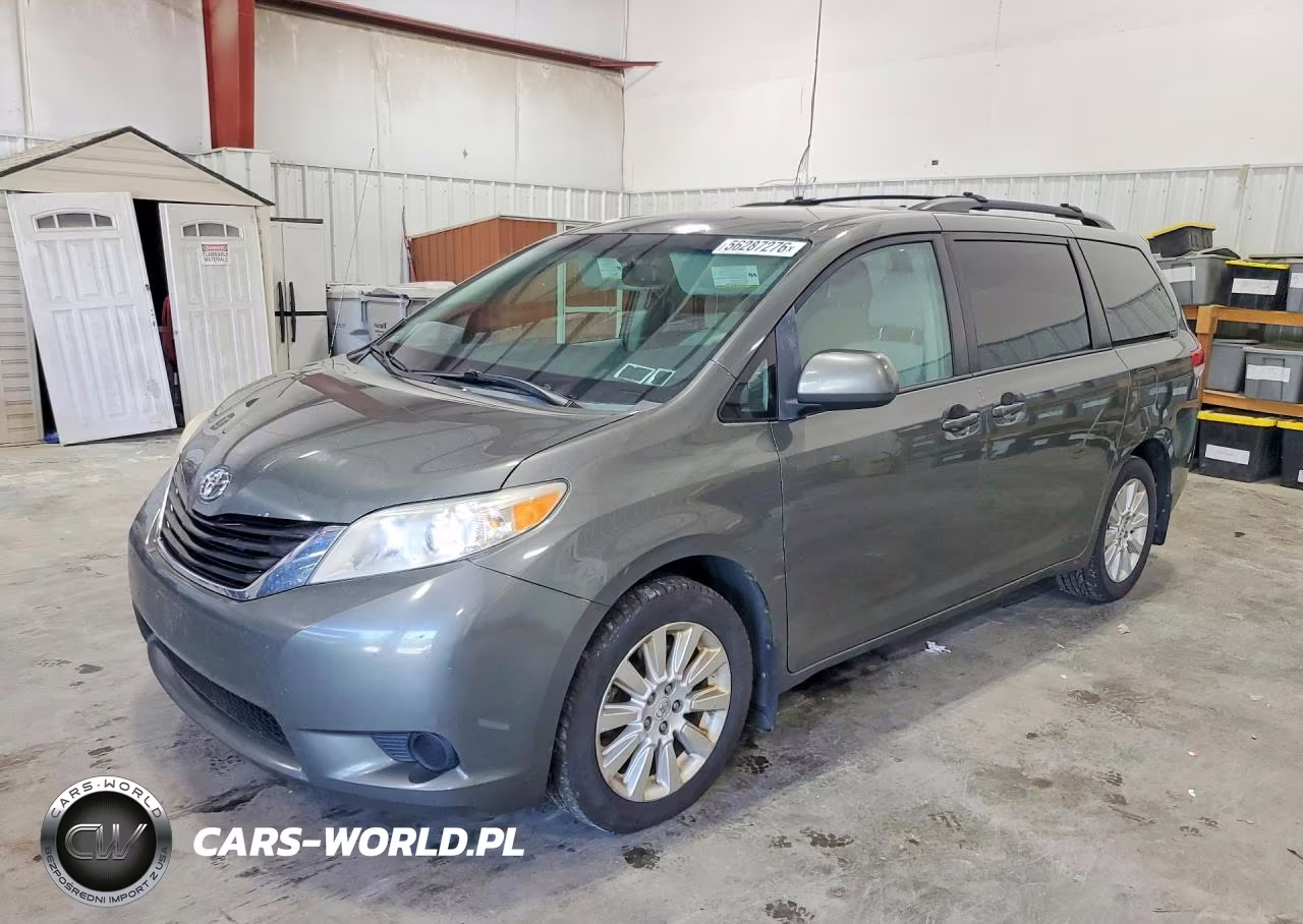 2012 Toyota Sienna Le – zdjęcie 1 z 13
