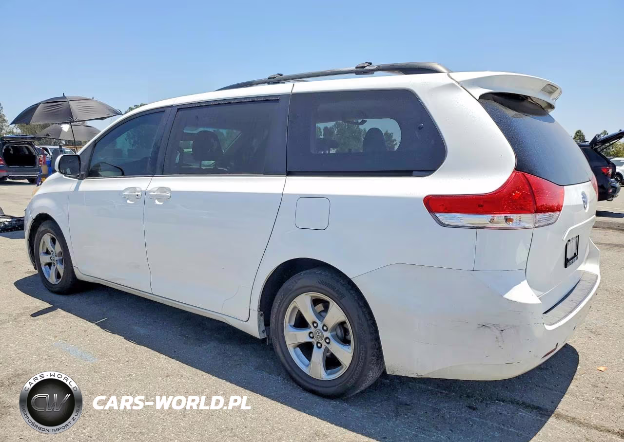 2013 Toyota Sienna Le VIN:5TDKK3DC0DS288176 - 2