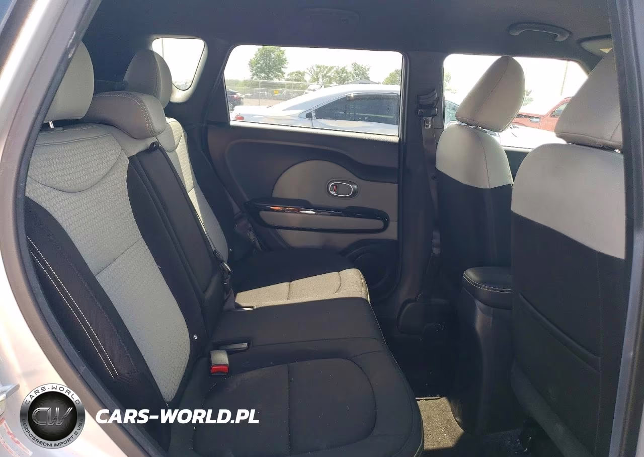 2015 Kia Soul + VIN:KNDJP3A51F7782269 - 10