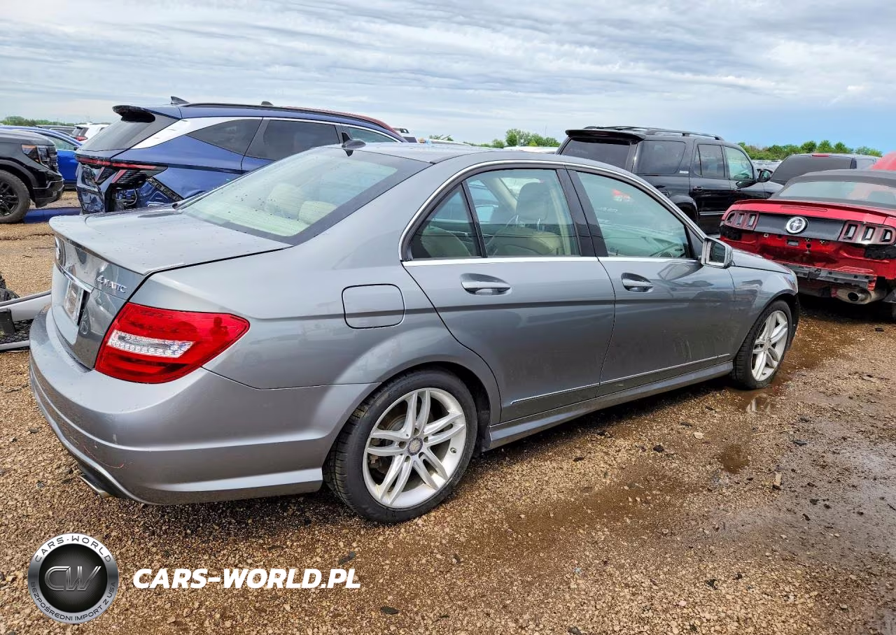 2013 Mercedes-Benz C 300 4Matic VIN:WDDGF8AB4DR298703 - 3