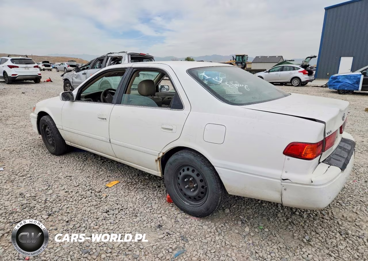 2000 Toyota Camry Le VIN:JT2BG22K5Y0447698 - 2